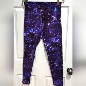 Nike purple city lights cropped leggings women's size Medium